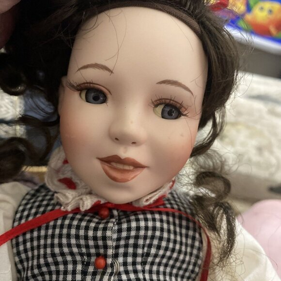 Paradise Galleries Annie Musical Porcelain Doll Collectible 14" by Cindy Shafer - Picture 13 of 16